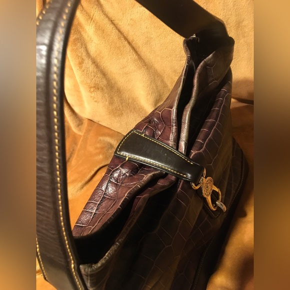 Dooney Bourke Croc Embossed Leather Hobo Shoulder Handbag Clip Lock w/Key Fab - Picture 3 of 16